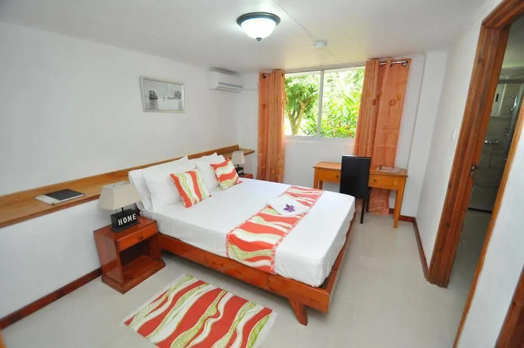 Chrisent Residence Port Glaud